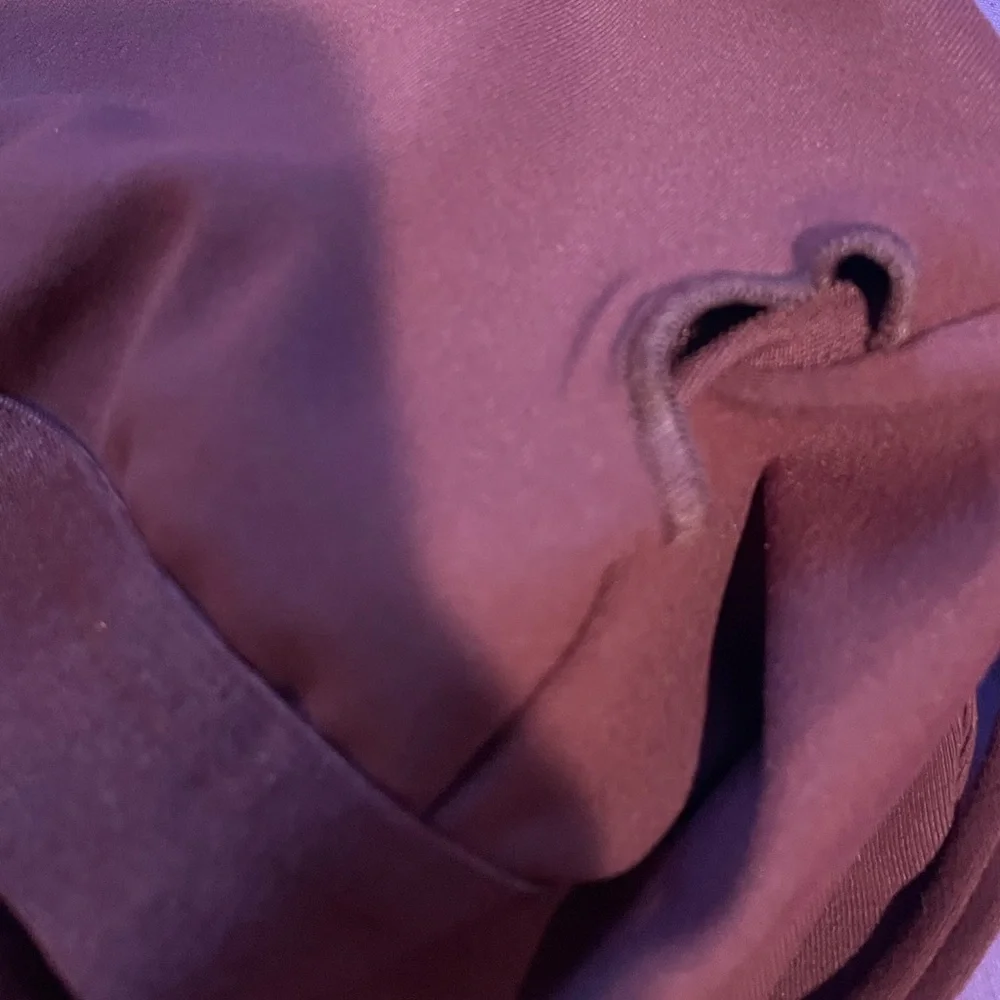 Women’s burgundy work out top - Picture 4 of 4